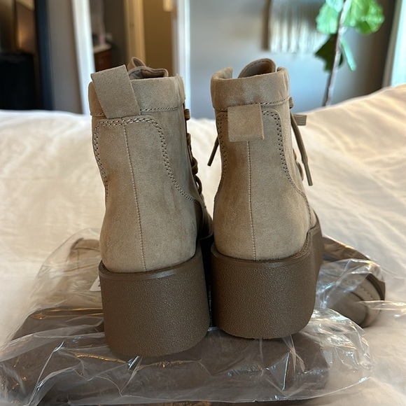 Old navy boots size 8 - Picture 4 of 7